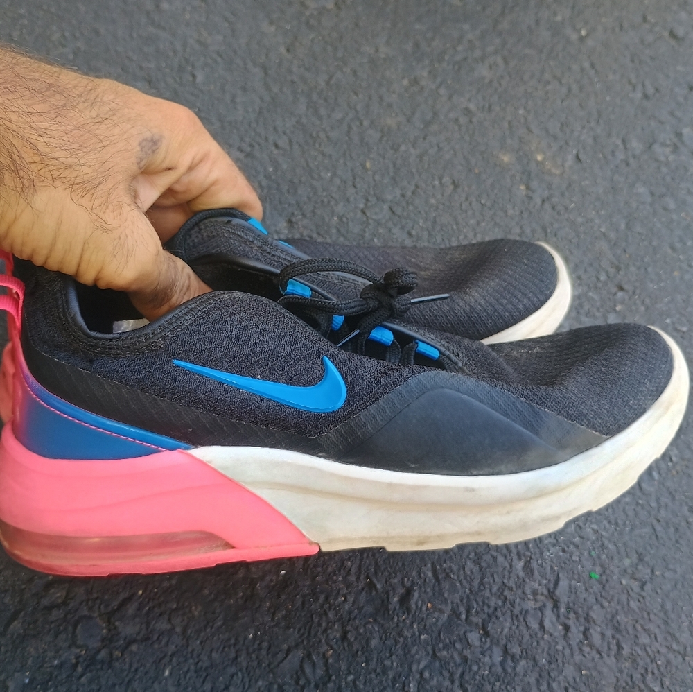Nike Air Pink And Black Shoes Sz 8